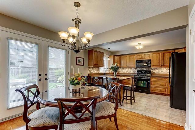 107 Crompton Dr, House detached with 3 bedrooms, 3 bathrooms and 4 parking in Barrie ON | Image 5