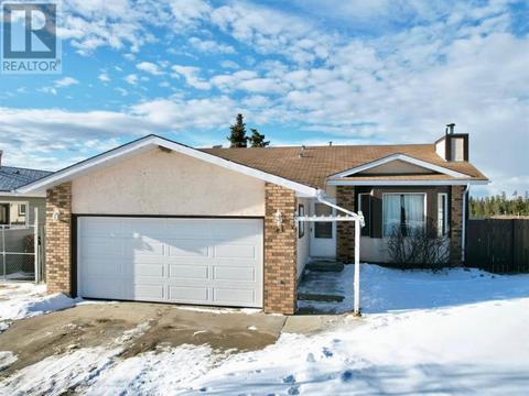 21 Hollinger Drive, House detached with 3 bedrooms, 1 bathrooms and 4 parking in Swan Hills AB | Card Image