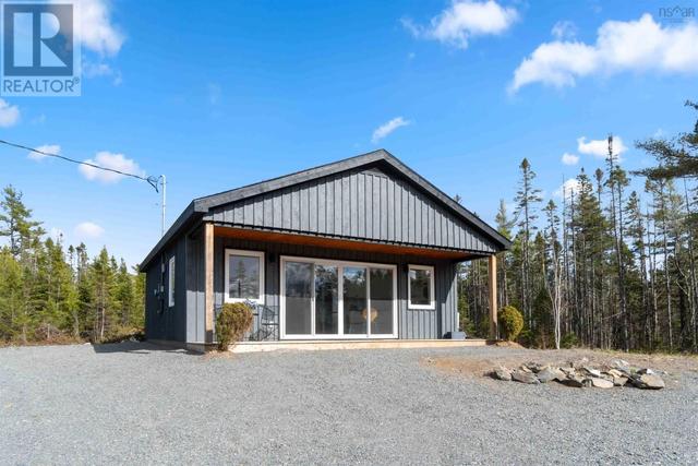 70 Meek Arm Trail, House detached with 2 bedrooms, 1 bathrooms and null parking in East Hants NS | Image 2