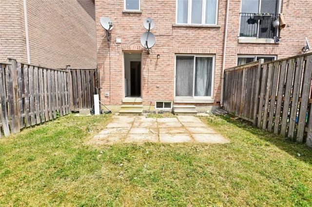 18 Axelrod Ave, House attached with 3 bedrooms, 3 bathrooms and 2 parking in Brampton ON | Image 33
