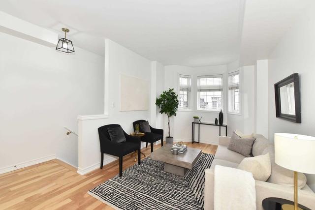 18 Piggot Mews, House attached with 3 bedrooms, 2 bathrooms and 2 parking in Toronto ON | Image 25