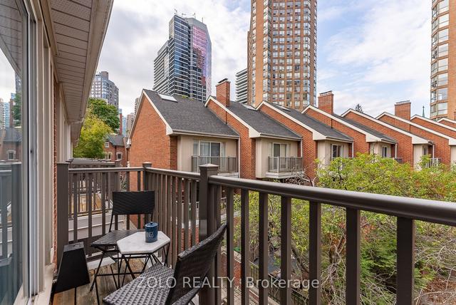 66 St Nicholas St, Townhouse with 2 bedrooms, 2 bathrooms and 1 parking in Toronto ON | Image 32