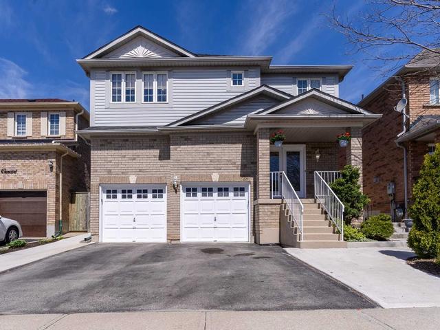28 Courtsfield Cres, House detached with 4 bedrooms, 4 bathrooms and 6 parking in Brampton ON | Card Image