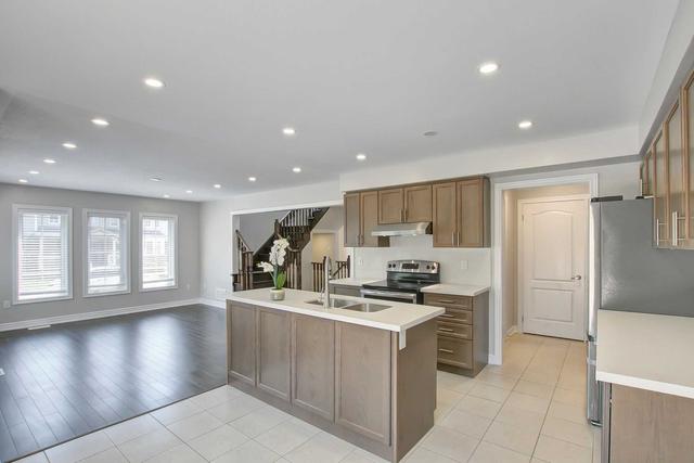 647 Linden Dr, House detached with 4 bedrooms, 3 bathrooms and 4 parking in Cambridge ON | Image 7