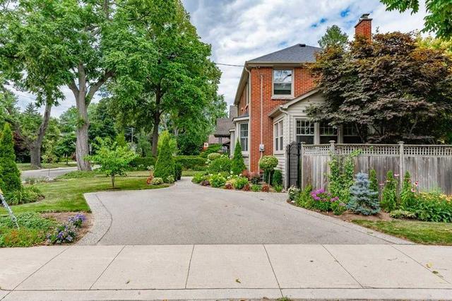 561 Locust St, House detached with 3 bedrooms, 2 bathrooms and 2 parking in Burlington ON | Image 34