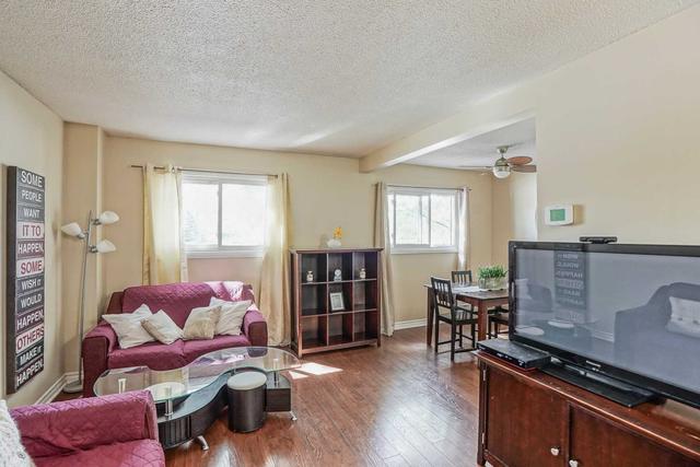 69 - 405 Hyacinthe Blvd N, Townhouse with 3 bedrooms, 2 bathrooms and 2 parking in Mississauga ON | Image 2