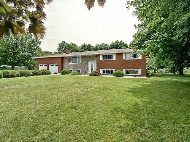 7546 Grande River Line, House detached with 3 bedrooms, 2 bathrooms and 6 parking in Chatham Kent ON | Image 2