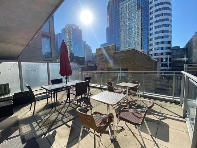 609 - 220 Victoria St, Condo with 1 bedrooms, 1 bathrooms and 0 parking in Toronto ON | Image 1