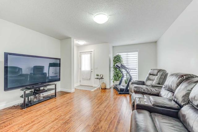 2206 - 2445 Kingsland Road Se, Home with 3 bedrooms, 3 bathrooms and 2 parking in Airdrie AB | Image 5