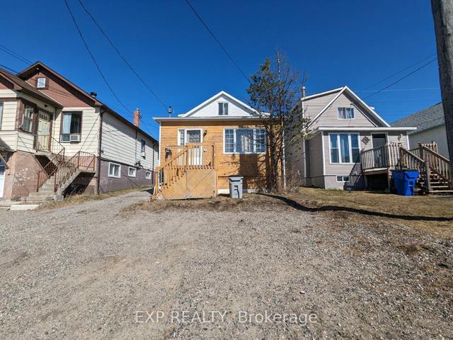 210 Laidlaw St, House detached with 2 bedrooms, 2 bathrooms and 2 parking in Timmins ON | Image 1
