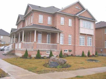 1001 Castlemore Ave, House detached with 4 bedrooms, 4 bathrooms and 4 parking in Markham ON | Image 2