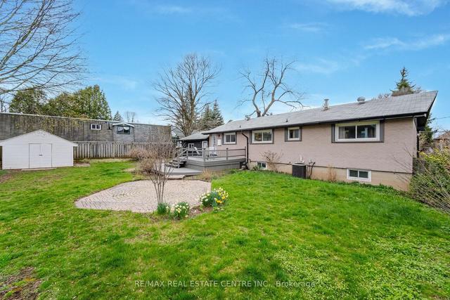 678 Mohawk Rd, House detached with 3 bedrooms, 2 bathrooms and 6 parking in Hamilton ON | Image 32