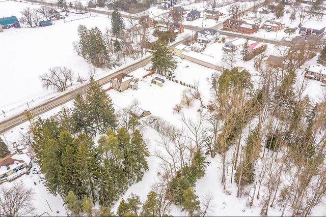 2174 Killarney Beach Rd, House detached with 4 bedrooms, 2 bathrooms and 8 parking in Innisfil ON | Image 19