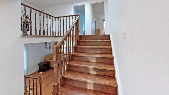 71 Sandyhook Sq, House detached with 3 bedrooms, 3 bathrooms and 4 parking in Toronto ON | Image 24