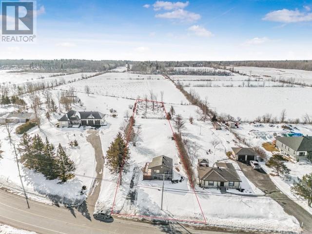 3646 Front Road E, House detached with 1 bedrooms, 1 bathrooms and 4 parking in East Hawkesbury ON | Image 6