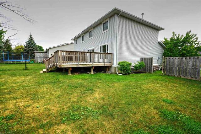 550 Evangeline Avenue, House semidetached with 3 bedrooms, 1 bathrooms and null parking in Kingston ON | Image 33
