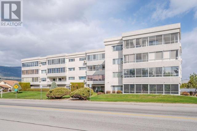 408 - 195 Warren Avenue, Condo with 2 bedrooms, 2 bathrooms and null parking in Penticton BC | Image 1