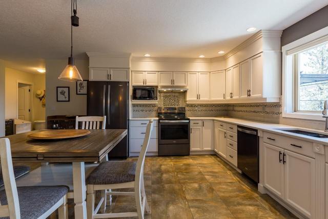 185 Peregrine Court, House detached with 2 bedrooms, 2 bathrooms and 3 parking in Okanagan Similkameen A BC | Image 14