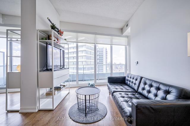 3208 - 117 Mcmahon Dr, Condo with 2 bedrooms, 2 bathrooms and 1 parking in Toronto ON | Image 11