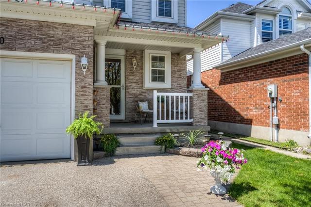 140 Mcmeeken Drive, House detached with 3 bedrooms, 2 bathrooms and 3 parking in Cambridge ON | Image 5