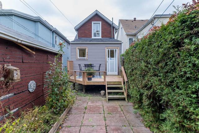 1806 Queen St E, House detached with 3 bedrooms, 2 bathrooms and 2 parking in Toronto ON | Image 29