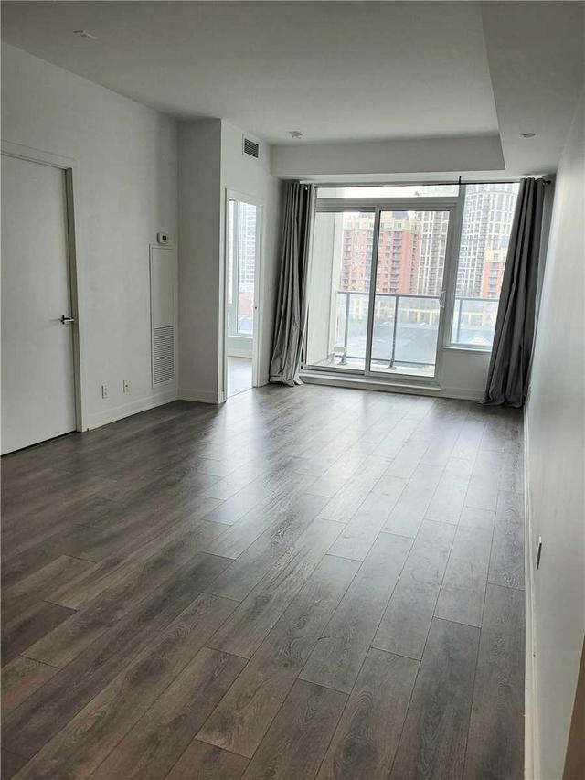 807 - 28 Avondale Ave, Condo with 1 bedrooms, 1 bathrooms and 1 parking in Toronto ON | Image 9