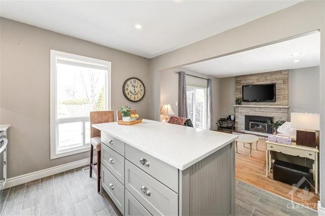 1169 St Moritz Court, House detached with 3 bedrooms, 4 bathrooms and 3 parking in Ottawa ON | Image 10