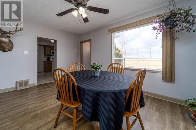 205023 Twp Rd 100, House detached with 4 bedrooms, 2 bathrooms and null parking in Lethbridge County AB | Card Image