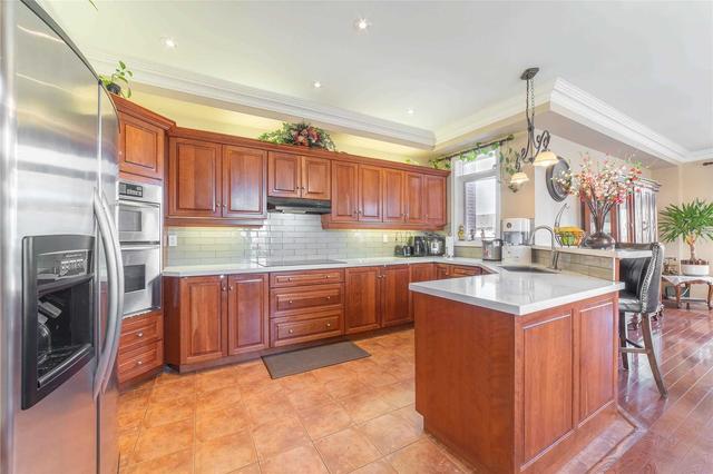 504 Lumberton Cres, House attached with 3 bedrooms, 5 bathrooms and 4 parking in Mississauga ON | Image 8