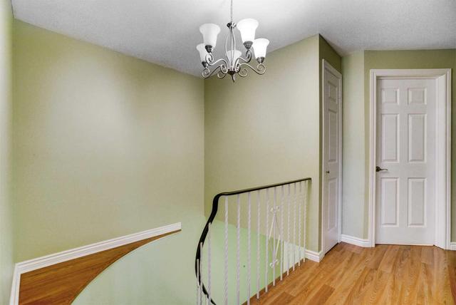 8 Farmstead Rd, Townhouse with 4 bedrooms, 3 bathrooms and 1 parking in Toronto ON | Image 10