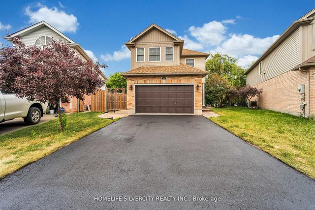 82 Chateau Cres, House detached with 3 bedrooms, 3 bathrooms and 7 parking in Cambridge ON | Image 1