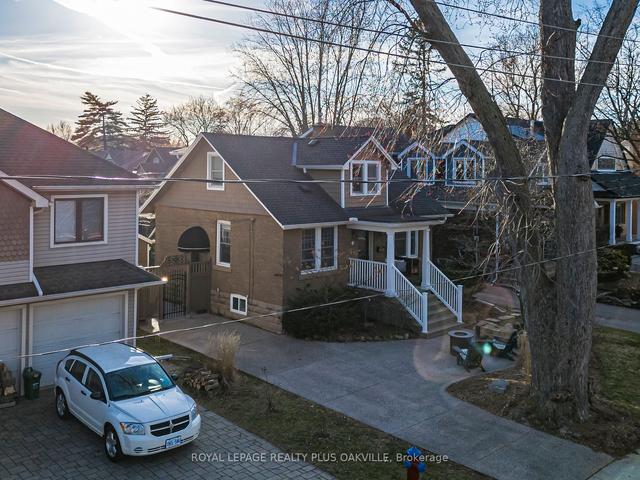 536 Woodland Ave, House detached with 2 bedrooms, 2 bathrooms and 4 parking in Burlington ON | Image 12