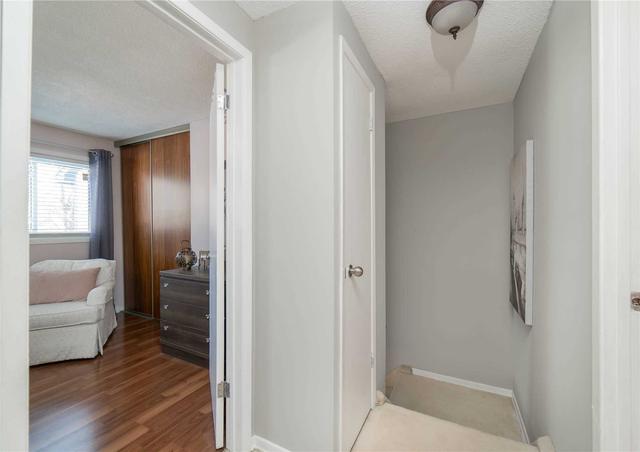 865 Gentry Cres, House attached with 3 bedrooms, 2 bathrooms and 2 parking in Oshawa ON | Image 9