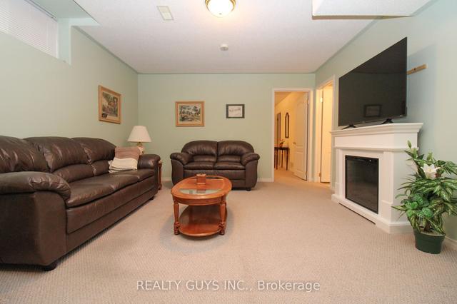858 Wentworth St, House detached with 2 bedrooms, 2 bathrooms and 3 parking in Peterborough ON | Image 19