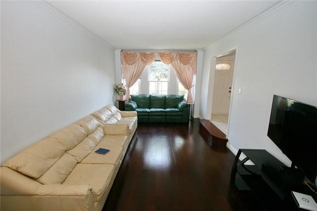 14 Ashcott St, House detached with 4 bedrooms, 5 bathrooms and 2 parking in Toronto ON | Image 2
