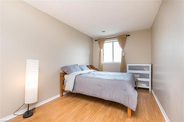 1106 - 30 Chapman Crt, Condo with 2 bedrooms, 2 bathrooms and 1 parking in London ON | Image 8