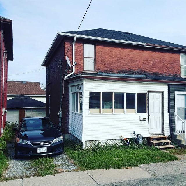 437 Albert St, House semidetached with 2 bedrooms, 2 bathrooms and 2 parking in Oshawa ON | Image 1