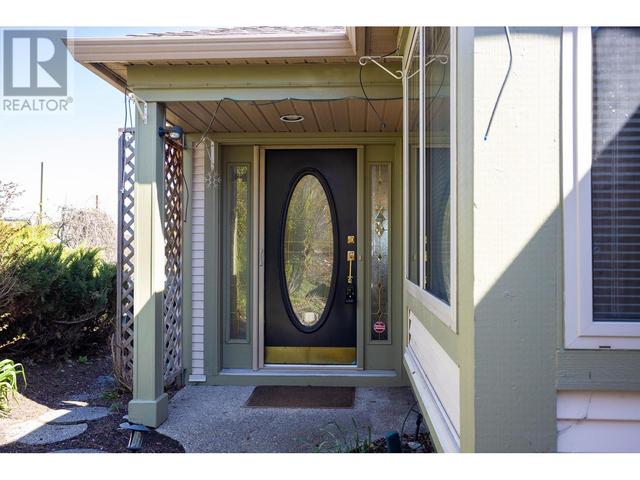 233 - 4074 Gellatly Road, House detached with 5 bedrooms, 3 bathrooms and 4 parking in West Kelowna BC | Image 2