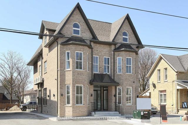 352 Main St N St, House detached with 4 bedrooms, 6 bathrooms and 9 parking in Markham ON | Image 12
