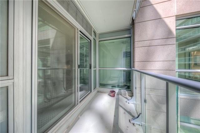 404 - 30 Nelson St, Condo with 1 bedrooms, 1 bathrooms and 0 parking in Toronto ON | Image 13