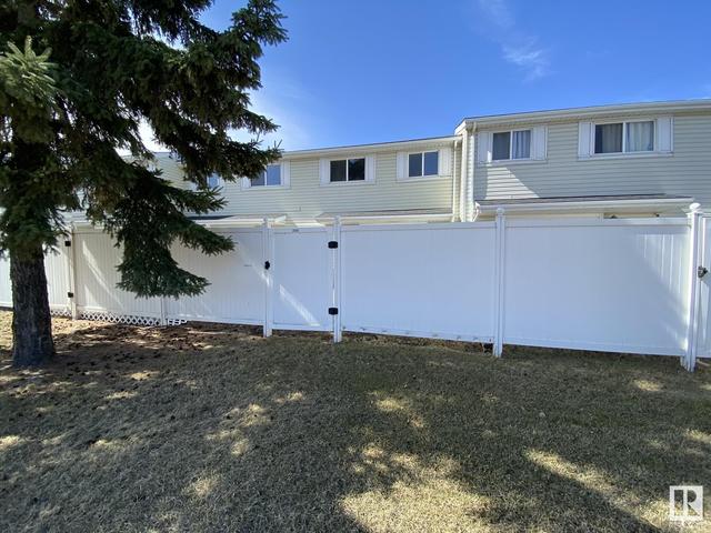 11356 139 Av Nw, House attached with 3 bedrooms, 1 bathrooms and 1 parking in Edmonton AB | Image 31