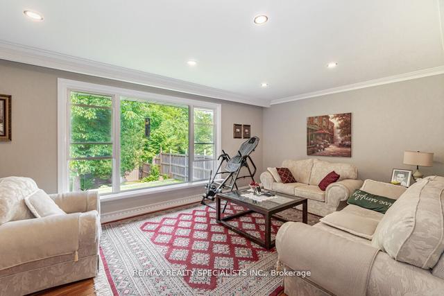 3 Allan Park Rd, House detached with 2 bedrooms, 2 bathrooms and 6 parking in Toronto ON | Image 32