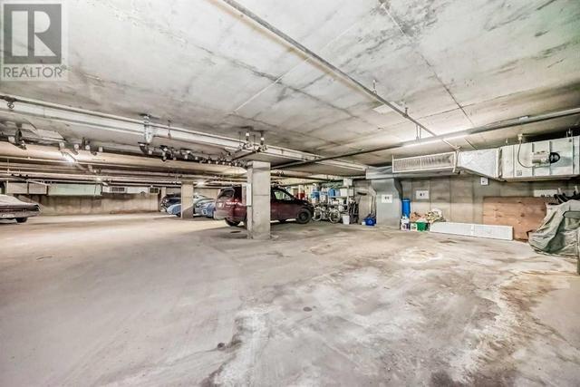 Large parkade with two stalls | Image 24