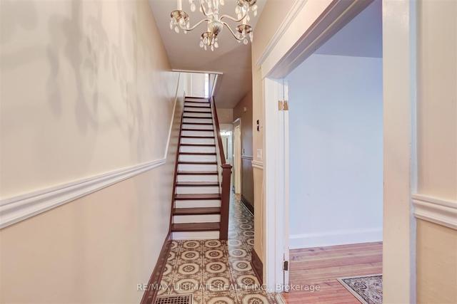 27 Bellwoods Ave, House attached with 6 bedrooms, 3 bathrooms and 1 parking in Toronto ON | Image 23