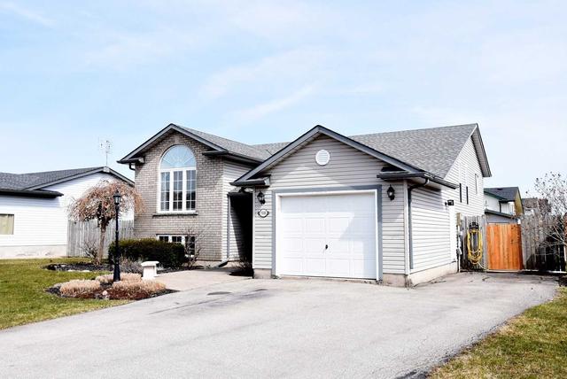 700 Nancy Rd, House detached with 2 bedrooms, 3 bathrooms and 4 parking in Fort Erie ON | Image 36