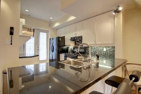 th15 - 1 Baxter St, Townhouse with 2 bedrooms, 2 bathrooms and 1 parking in Toronto ON | Image 2