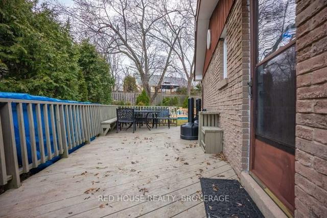 3204 Martins Pine Crt, House detached with 3 bedrooms, 2 bathrooms and 4 parking in Mississauga ON | Image 2