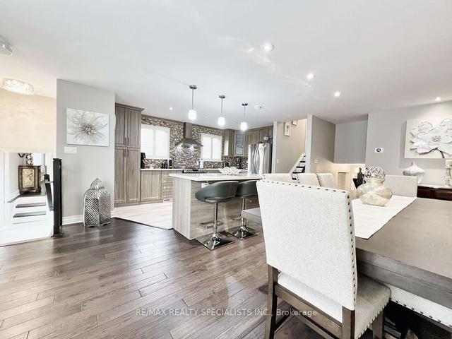 2258 Promenade Crt, House semidetached with 3 bedrooms, 3 bathrooms and 5 parking in Mississauga ON | Image 17