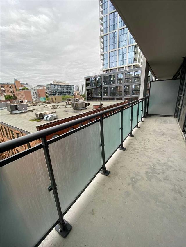 710 - 460 Adelaide St E, Condo with 1 bedrooms, 1 bathrooms and 1 parking in Toronto ON | Image 3