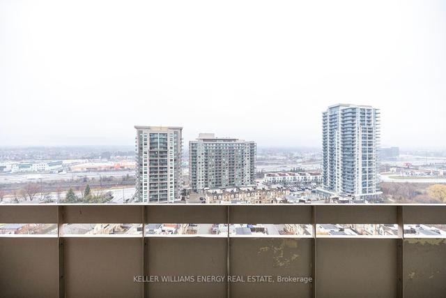 1903 - 1210 Radom St, Condo with 3 bedrooms, 2 bathrooms and 1 parking in Pickering ON | Image 5
